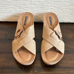 Good Choice Women's Beige Wedge with Floral Accent NIB